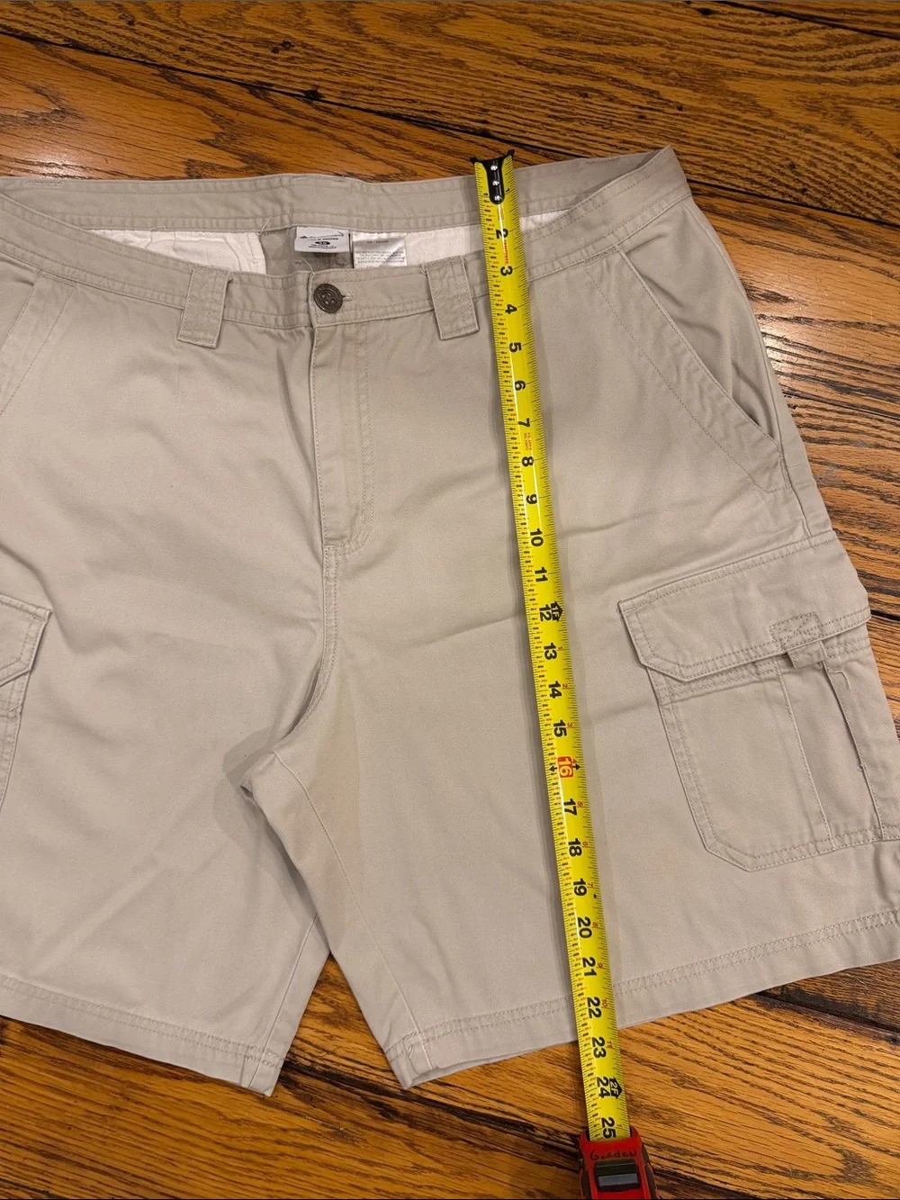 COLUMBIA SPORTSWEAR COMPANY FLAT FRONT KHAKI MEN'S CARGO SHORTS SIZE 40 WAIST